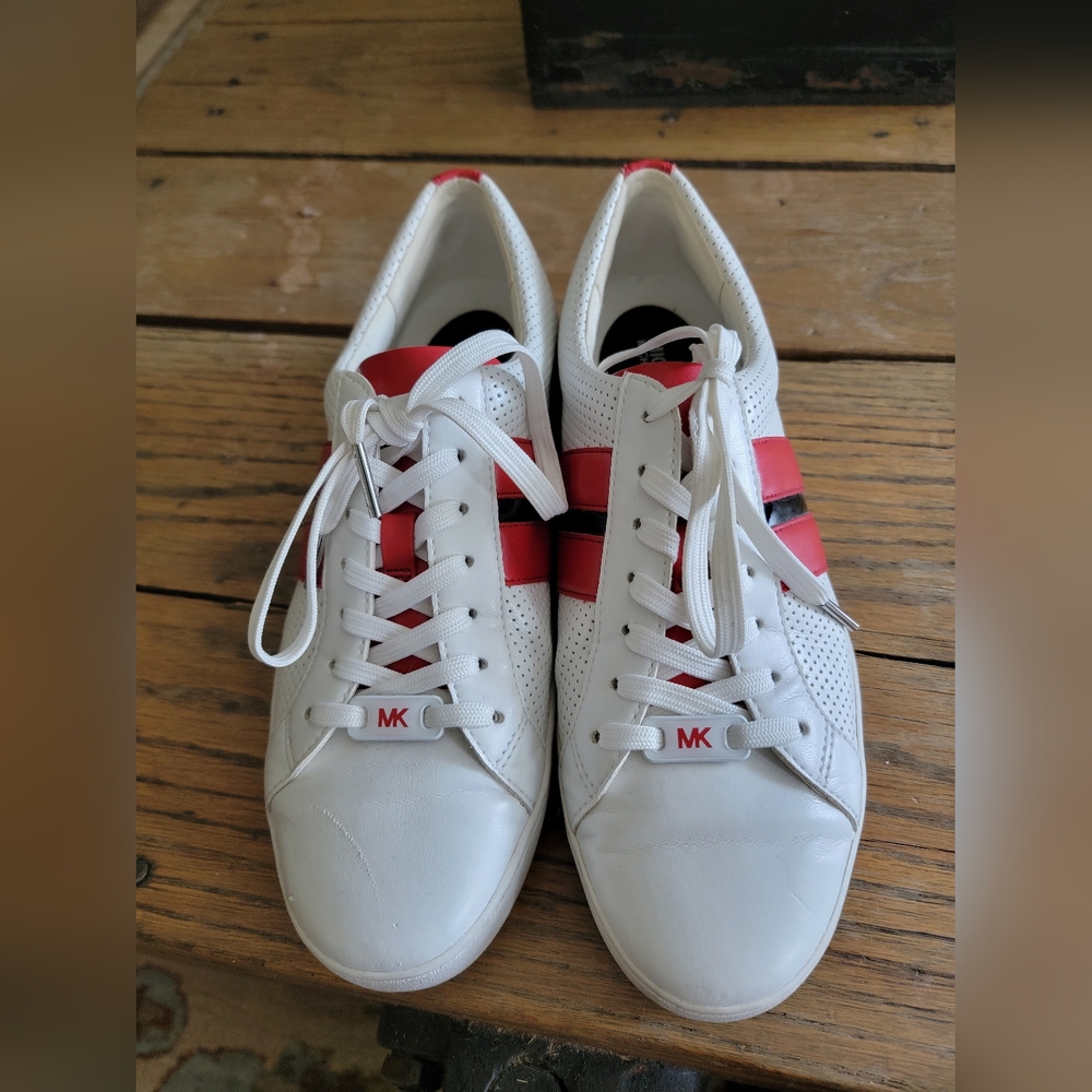 Womens sneakers